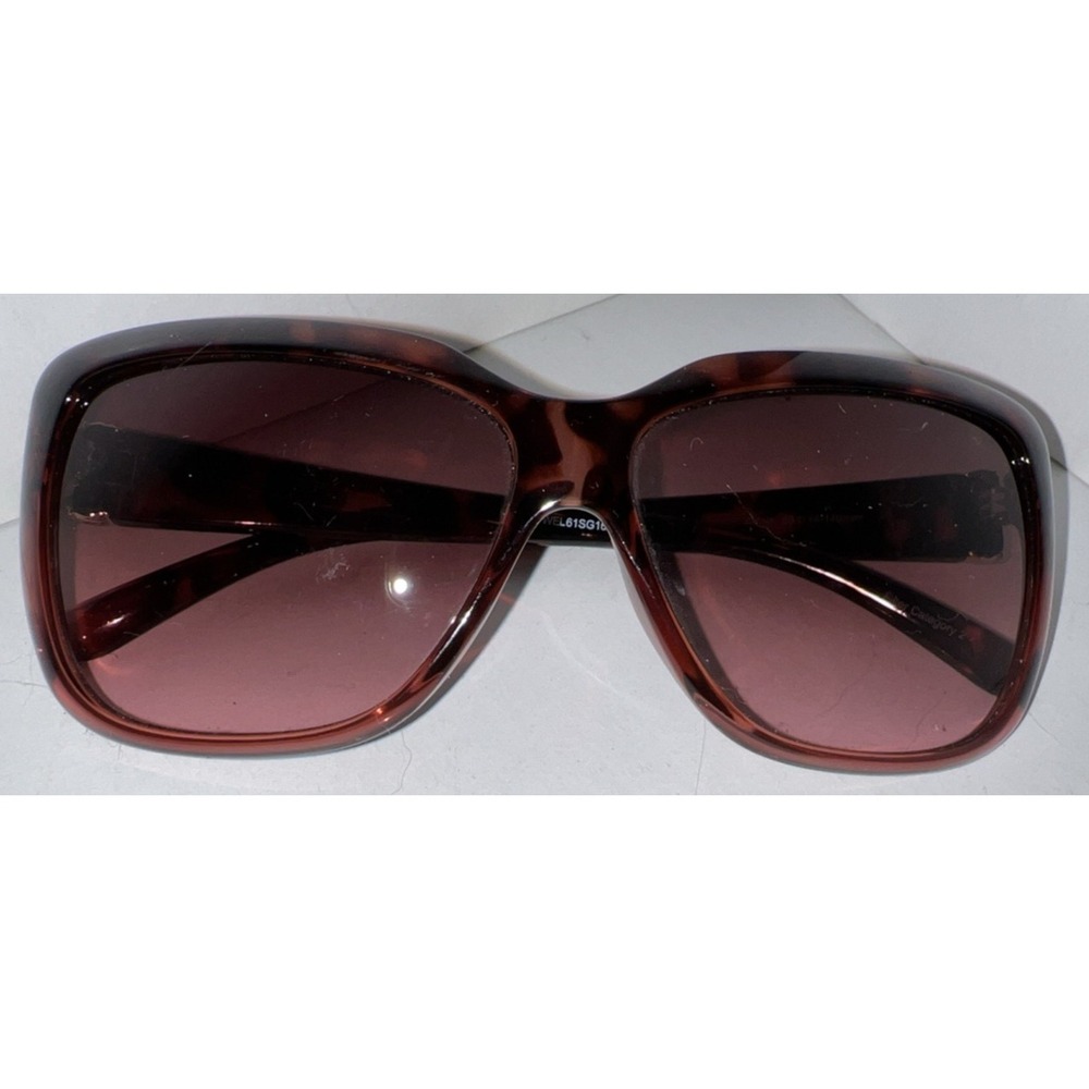 Elle Women's Tortoise Shell Oversized Square Sunglasses Brown Gradient Lenses
